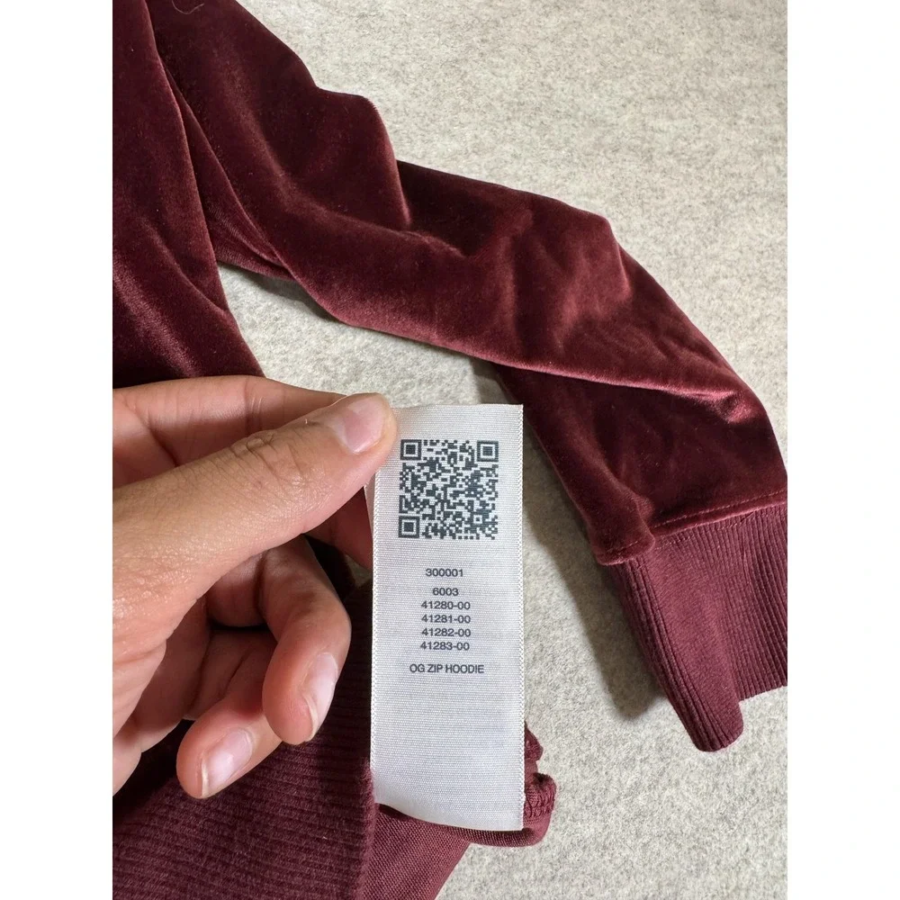 True Religion Hoodie Mens Medium Red Velvet Full Zip World Tour Back Graphic
